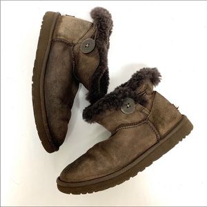 Ugg bailey buttons
